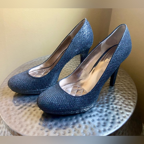 Alfani women’s platform heels - Picture 3 of 10